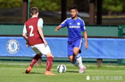 ayx-上海久事训练开放日；转会期单刀错失引欢呼；葡超在即；年轻球员得到机会的简单介绍-ayx