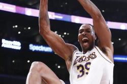 爱游戏-出色防守引爆全场！，Rookie意外战胜日本队全场沸腾不已-爱游戏